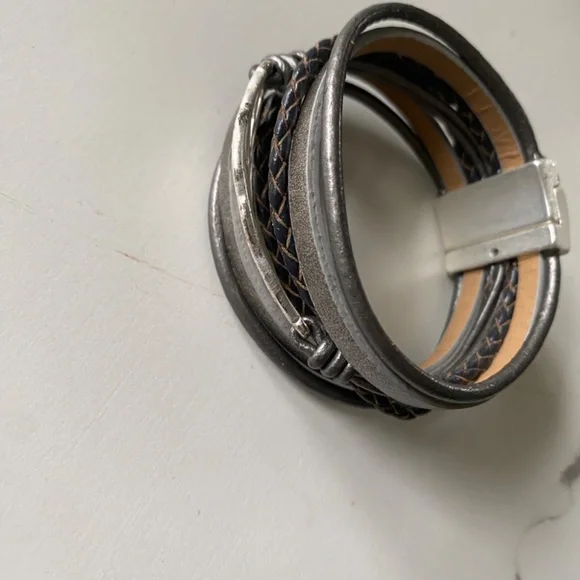 Vintage Leather and silver bracelet - Picture 2 of 7